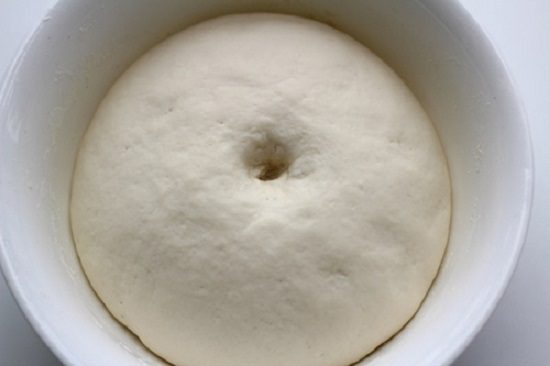 Bột nở xốp mềm như thế này là bước quan trọng cho bánh bao thơm ngon và hấp dẫn
