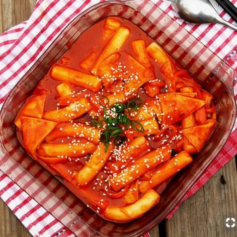 Cách làm cùng món ăn vặt Hàn Quốc bánh gạo cay khiến ai cũng say mê