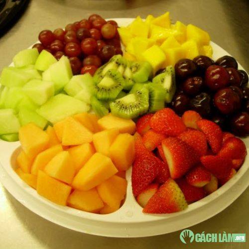 Cách trình bày đĩa hoa quả dể nhất với đĩa chia ngăn