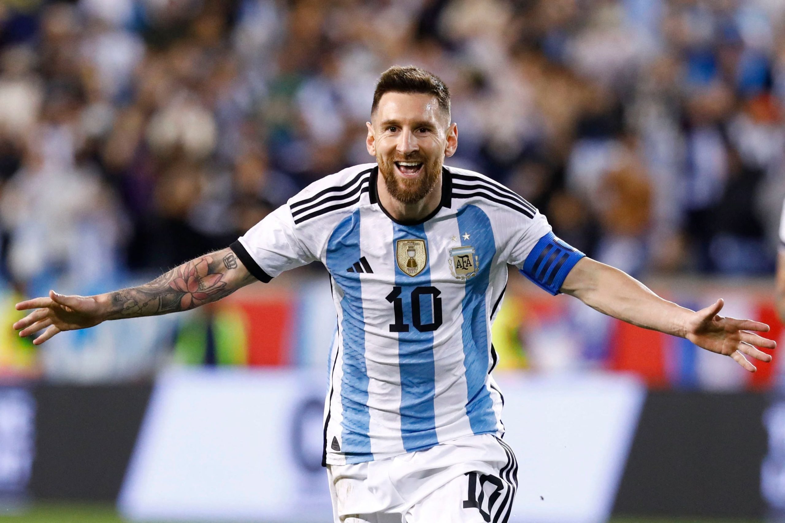 Tại sao Messi được gọi là GOAT? Chứng minh cho danh hiệu Greatest Of All Time - Vé Bóng Đá Online