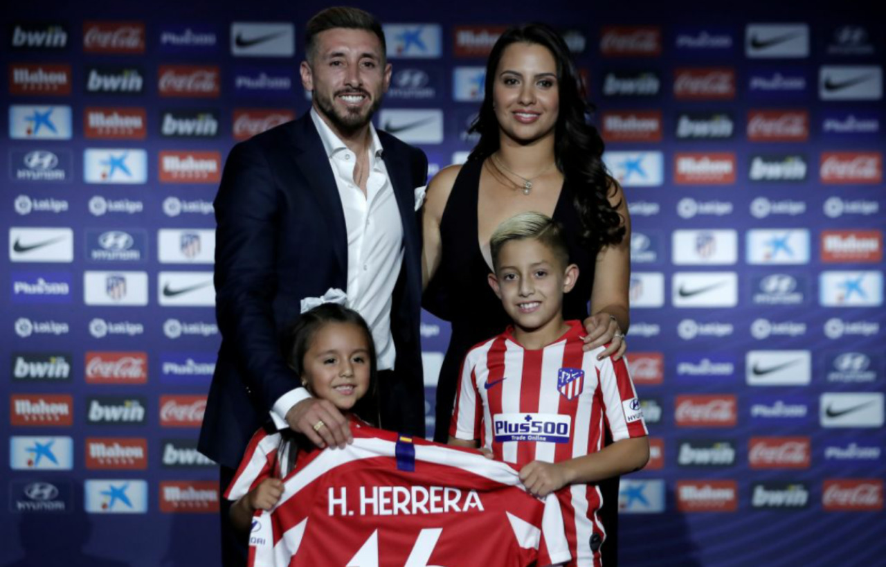 Shantal Mayo - Vợ Hector Herrera, Gia đình cô ấy và hơn thế nữa